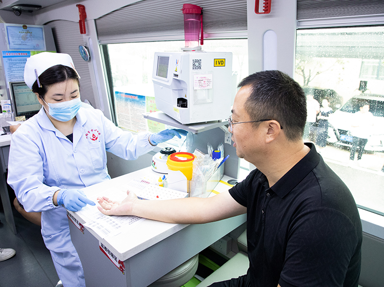 热血献爱心 国企显担当 市城运集团组织无偿献血活动