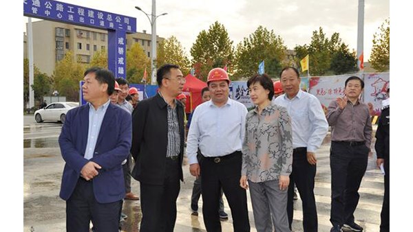 市委副书记、市长李爱武调研公司G353项目建设