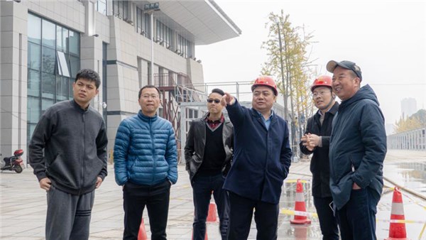 岳阳东站北侧站房加盖项目新建出站大厅 正式投入使用