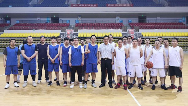 比赛交流共进步 切磋较量同提高 市交投集团与市委组织部举行篮球友谊赛