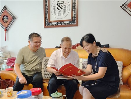 温情传递 岁月礼赞 | 集团开展离休老干部国庆慰问